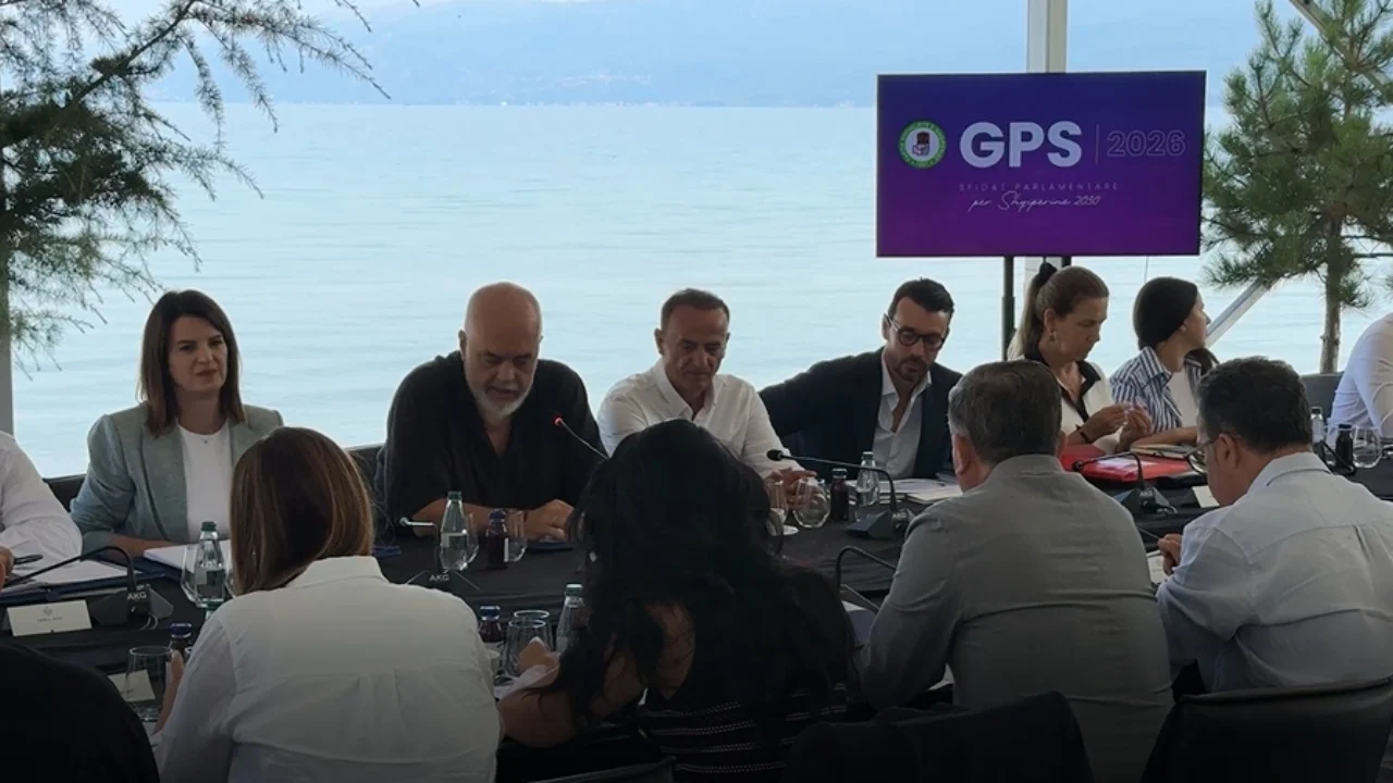 Takimi 6-orësh i Ramës në Pogradec: “Besa”, zgjedhjet 2027 dhe prova për ministrat