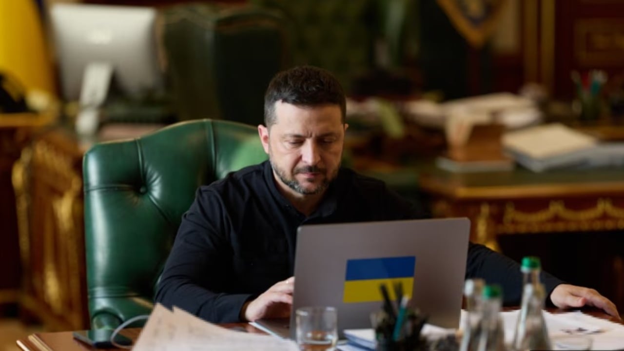 Zelensky refuzon zgjedhjet në luftë: “Do të ishin cunam që përçan Ukrainën”