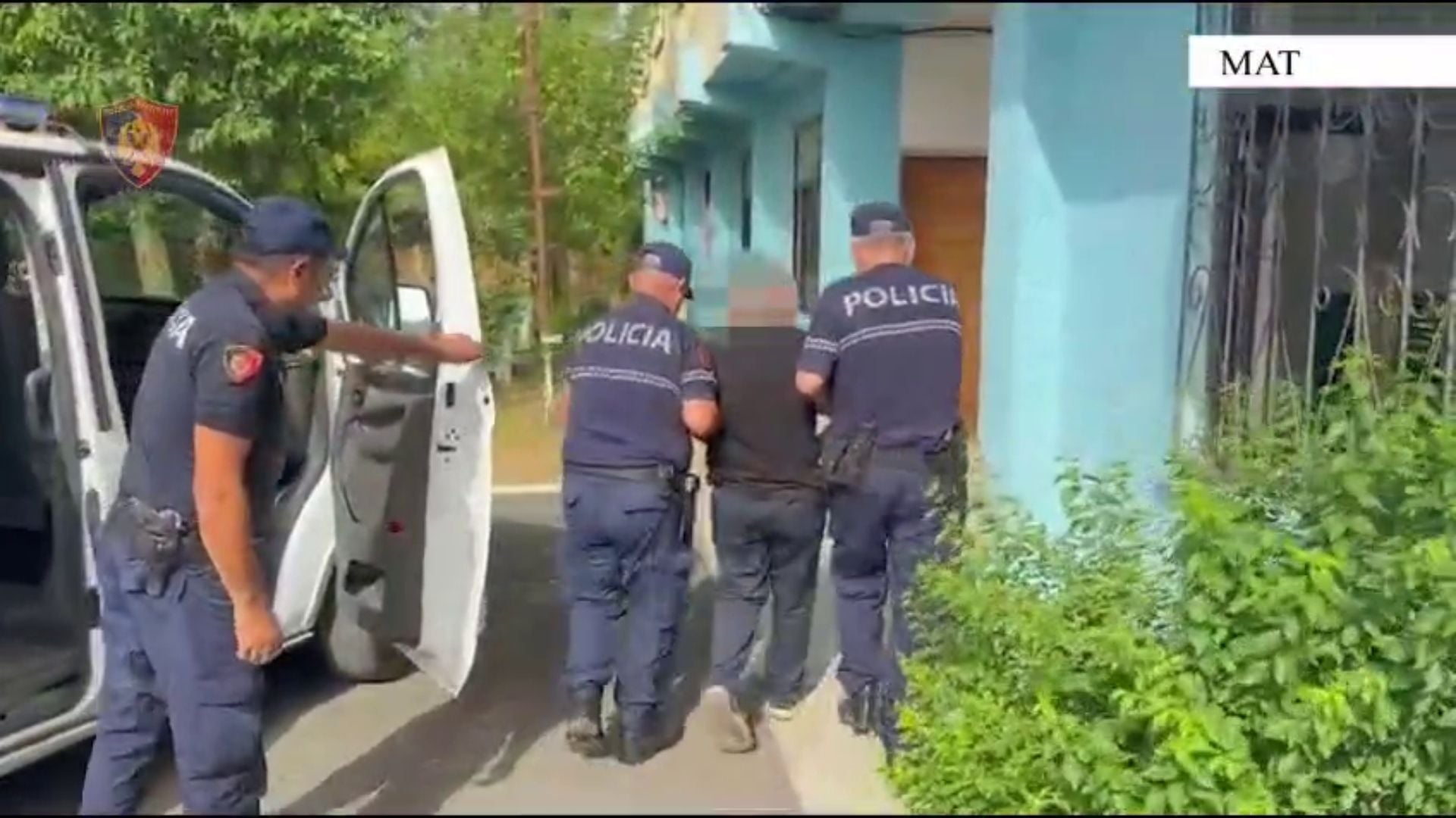 Burrel: 67-vjeçari përfundon në pranga pas dhunës ndaj bashkëshortes, i gjendet armë automatike