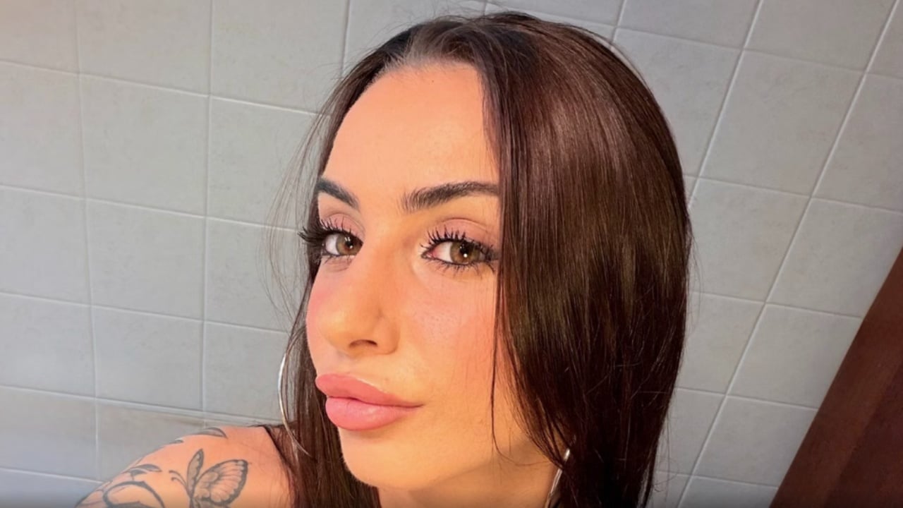 “Më lironi, duhet të promovoj këngën në Instagram”/ Artistja del para gjykatës pas kallëzimit të gjyshes