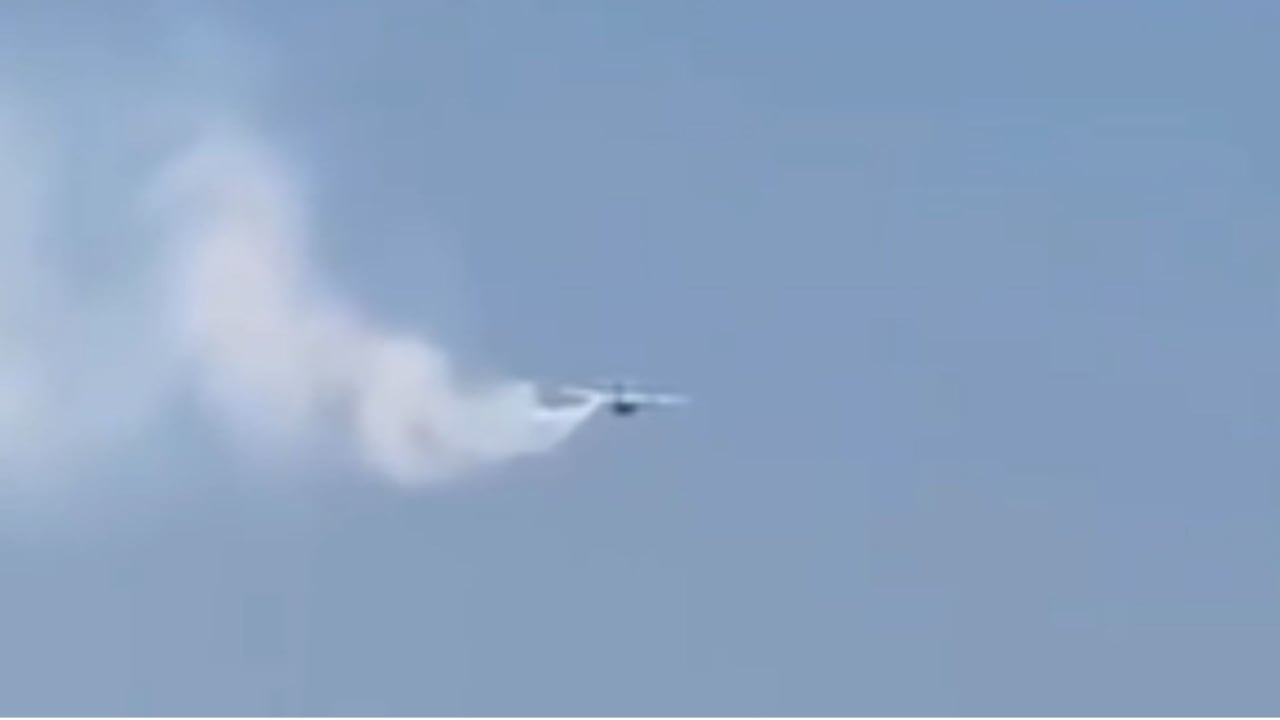 Panik në ajër mbi Rodos: avionit me 33 pasagjerë i del tym nga motori, kthehet urgjentisht