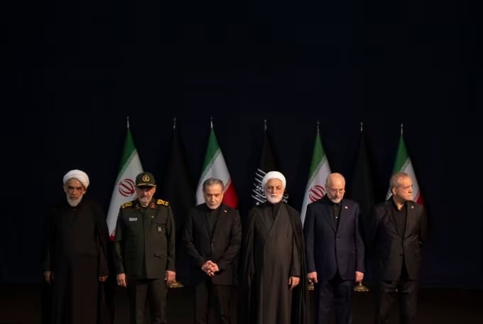 Përplasja për pushtetin në Iran, fundi i luftës mund të vendoset nga beteja në Teheran