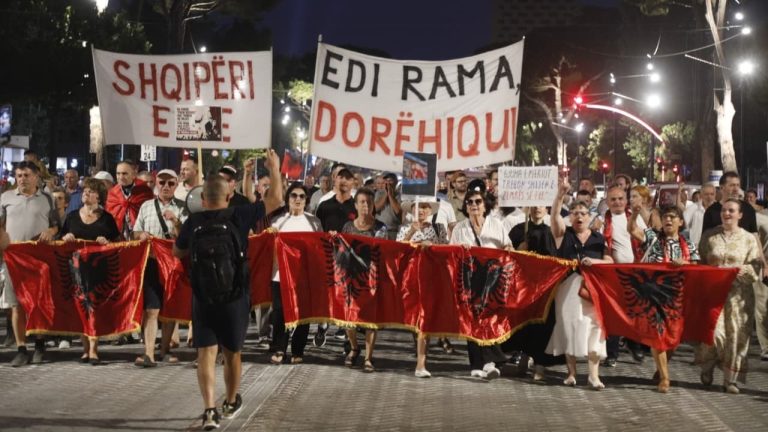 Protesta në Tiranë hyn në ditën e 91-të, Goxhaj: S’do të ketë asnjë drejtues