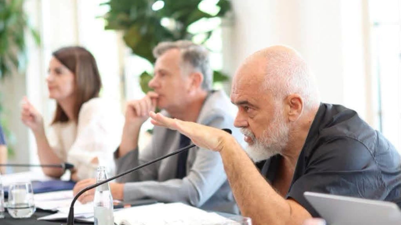 Rama mbledh PS-në në Tiranë, prezantohet “Ora e Dëgjesës” mes krizës për Veliajn