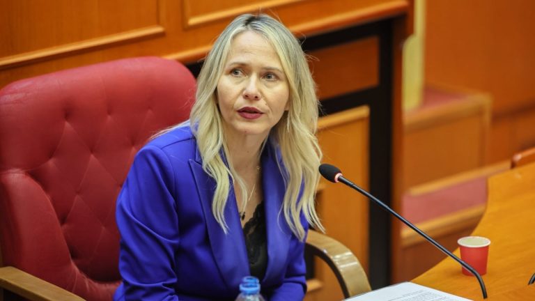 Anuela Ristani largohet nga Bashkia e Tiranës pasi Veliaj i hoqi kompetencat