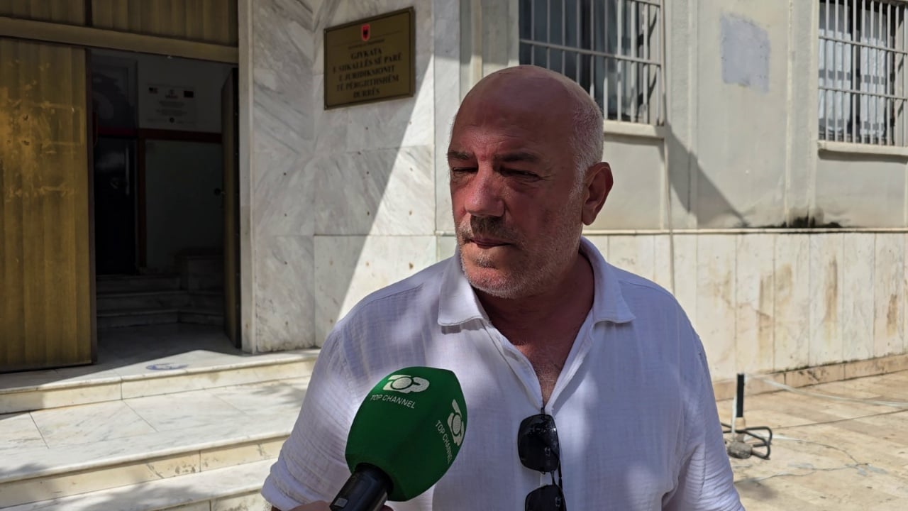 Dhunimi i kamarierit 18-vjeçar në Golem, avokati i të arrestuarve e quan “sherr të zakonshëm”