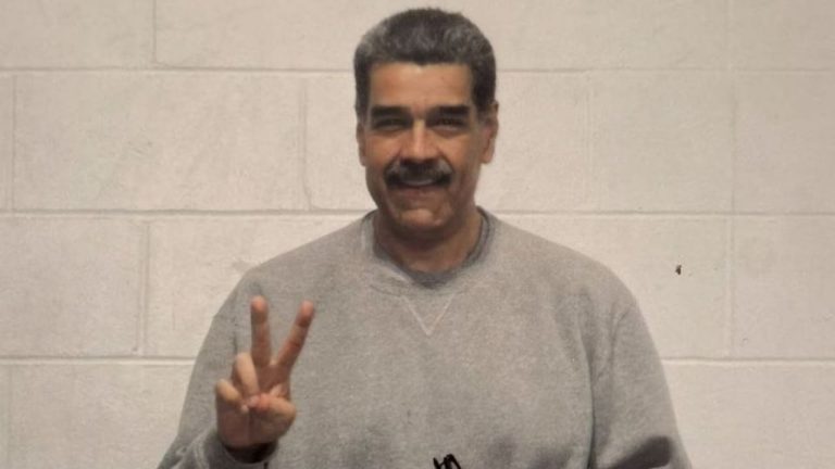 Nicolas Maduro publikon foto nga burgu në Nju Jork, shfaqet i dobësuar pas muajsh në paraburgim