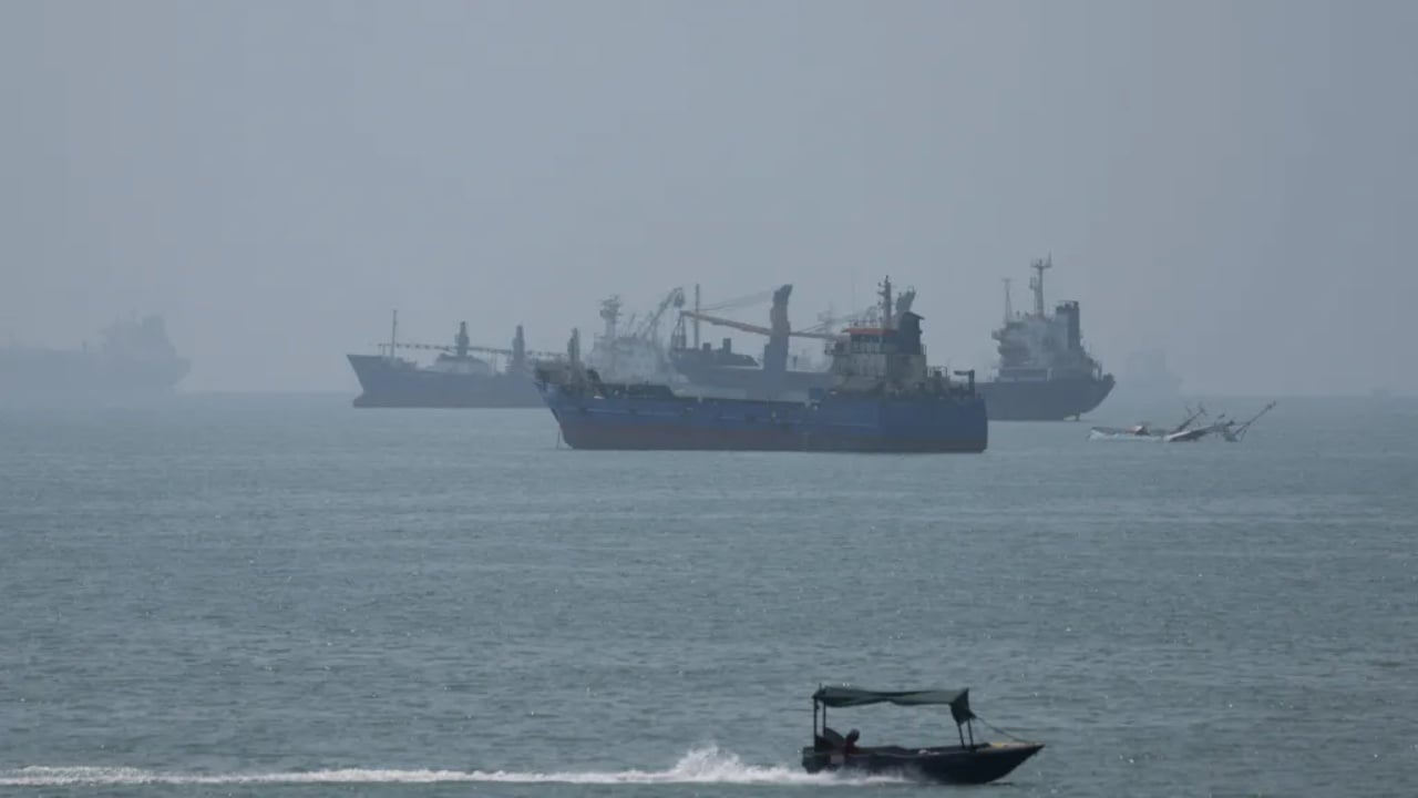 SHBA godet Iranin në Hormuz, Teherani kundërpërgjigjet me raketa ndaj bazave amerikane
