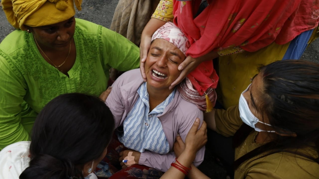 Bilanci tragjik në Nepal dhe Tibet kalon 1,000 viktima, mijëra ende të zhdukur
