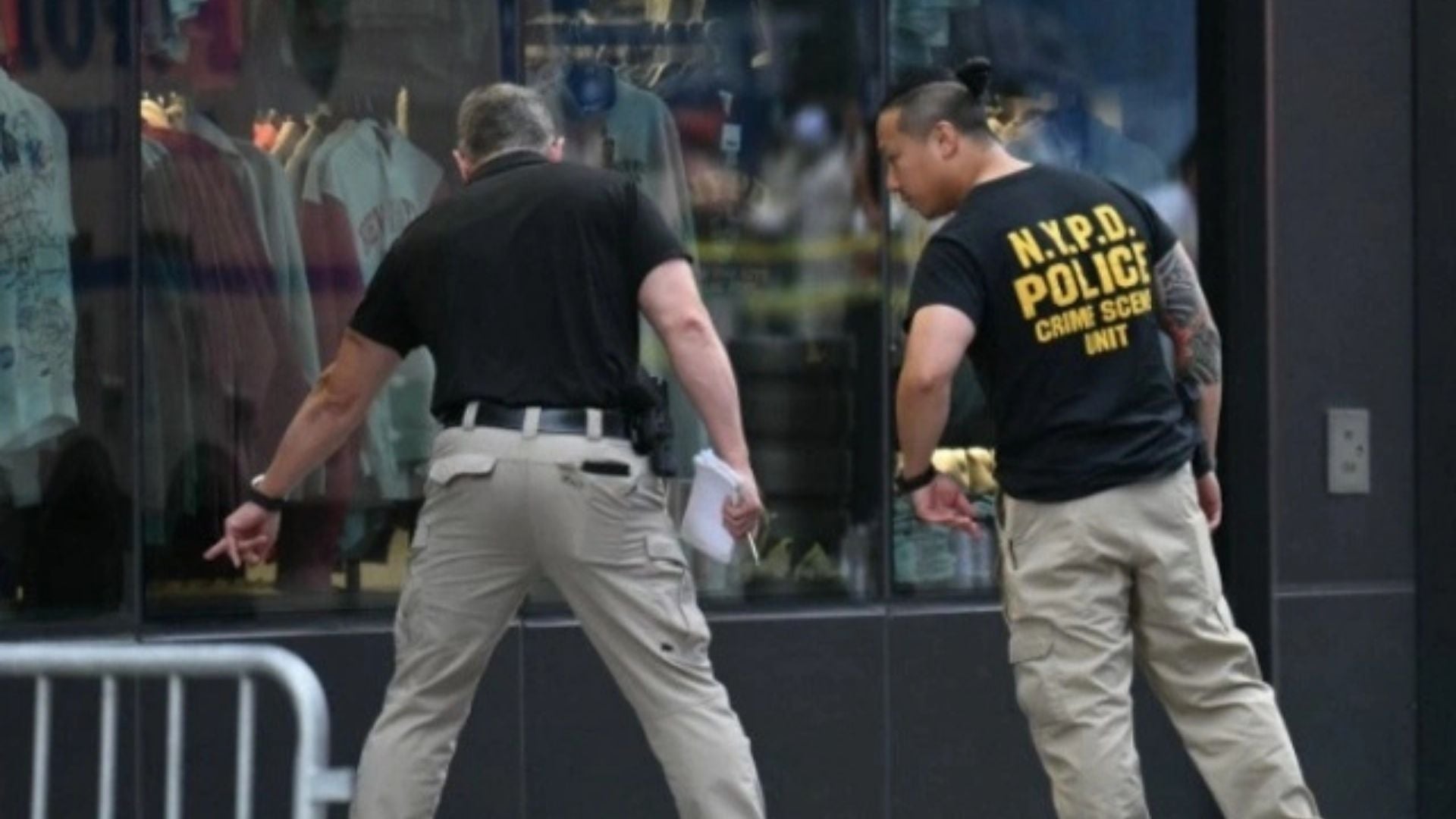 Sulm me thikë në Times Square: dy të vdekur, një në gjendje kritike, autorja u qëllua nga policia