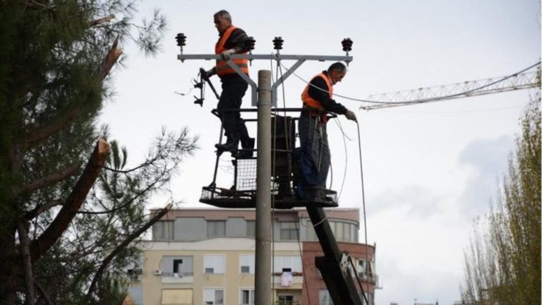 Elbasan pa drita për katër ditë, OST paralajmëron ndërprerje 06:30-16:00 në disa zona