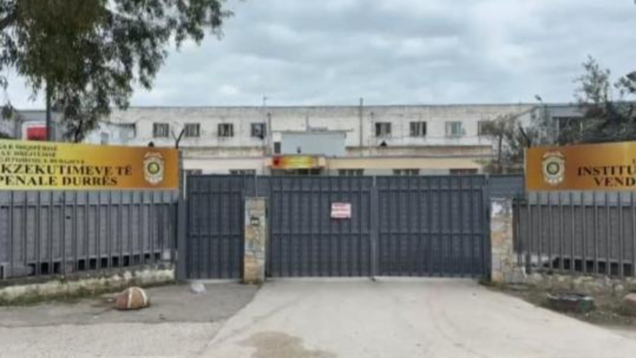 Kontroll në burgun e Durrësit, gjenden 5 celularë në sektorin ku mbahet Erion Veliaj