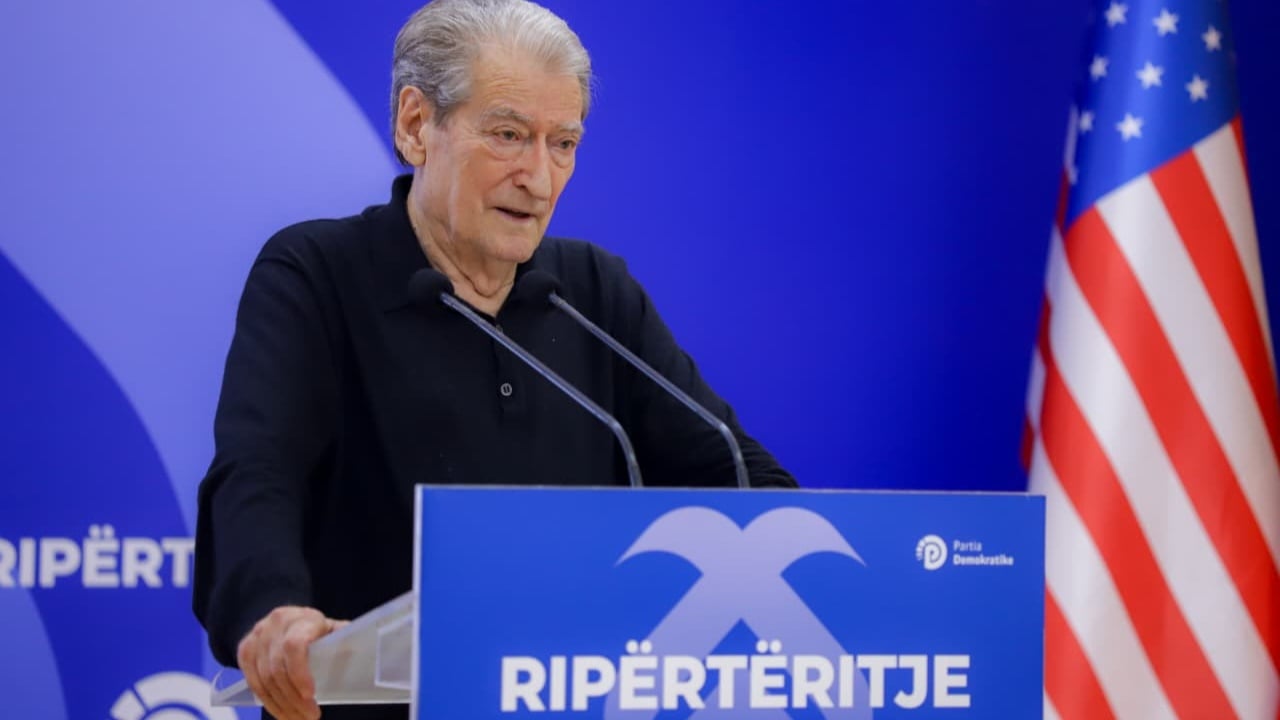 Berisha sulmon Ramën për deklaratat në Itali: Integrimi s’pengon Europa, por qeverisja