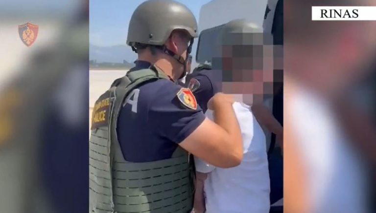 Ekstradohet nga Dubai 30-vjeçari nga Kukësi, në kërkim për armëmbajtje dhe dhunë në familje
