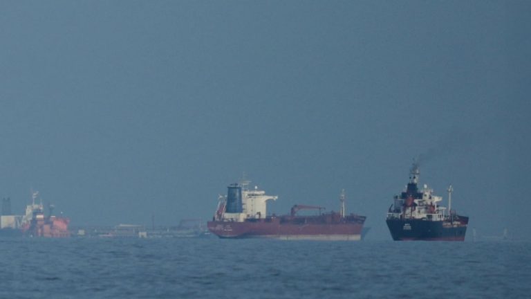 SHBA-Iran, sulme ndaj cisternave në Hormuz: përshkallëzohet kriza në korridorin e naftës