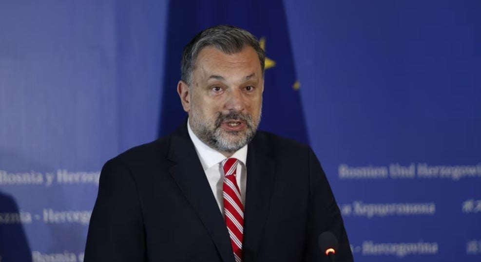 Bosnja tërheq stafin nga Serbia pas varrimit shtetëror të Mlladiçit në Beograd