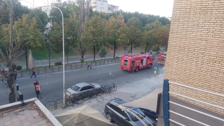 Shpërthim në një karburant te Brryli, plagosen punonjësit dhe bllokohet zona