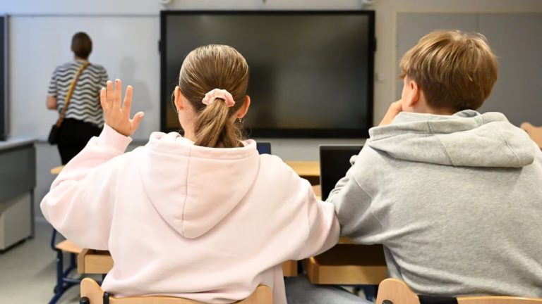 PISA 2025 për Shqipërinë: e para në rajon në disa tregues, por gjysma dështojnë në lexim