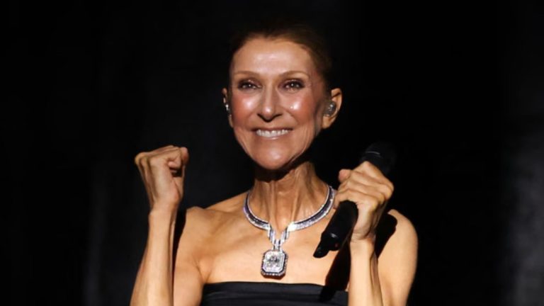 Celine Dion rikthehet live në Paris pas gjashtë vitesh larg skenës