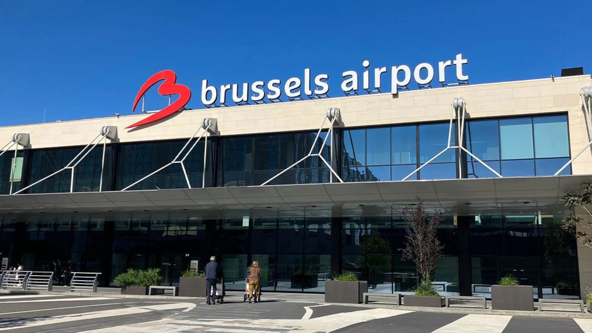 Dron i paidentifikuar pezullon fluturimet në Aeroportin e Brukselit për 30 minuta