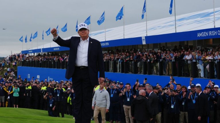 Trump njofton heqjen e tarifës 10% për uiskin irlandez, por pa afat të qartë