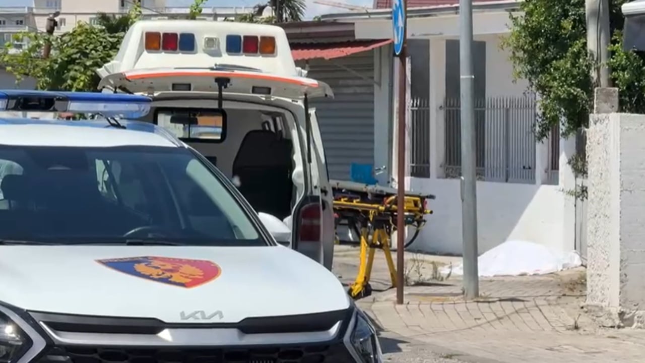 Roskovec, shkel urdhrin e mbrojtjes dhe plagos me drapër babanë e ish-partneres