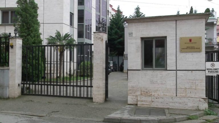 Gjykata e Tiranës miraton ekstradimin në Zvicër të turkut të kërkuar për tentativë vrasjeje