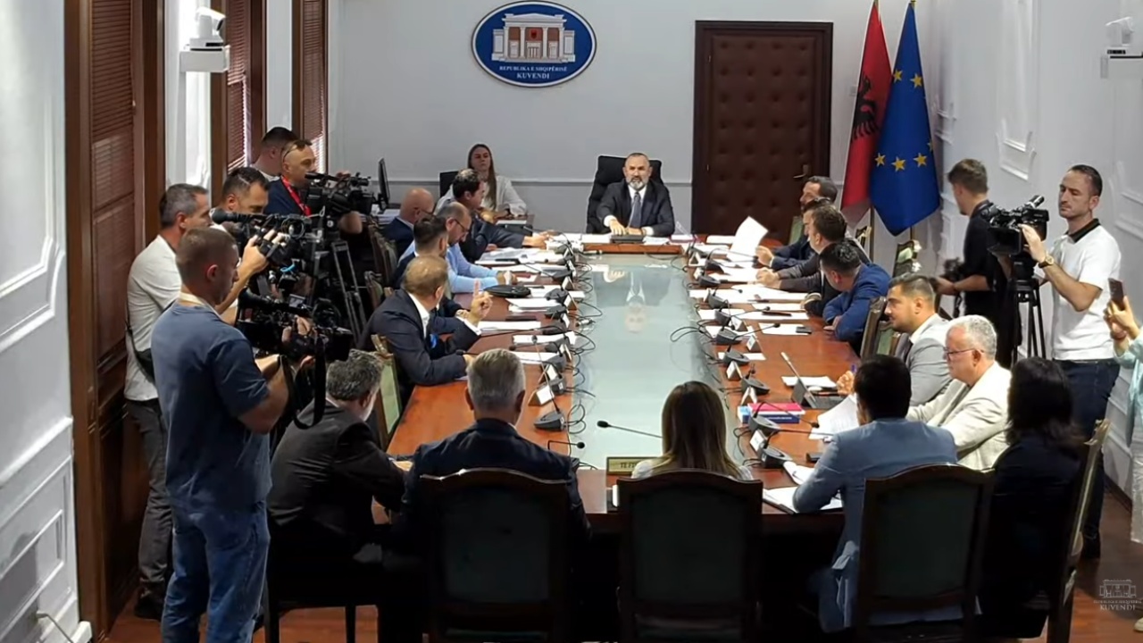 Komisioni i Ligjeve pranon kërkesën e PD për seancë dëgjimore mbi statusin e magjistratëve