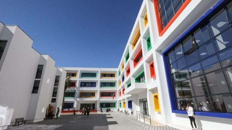 Alarmi për bombë te “Emin Duraku”, gjykata lë në “detyrim paraqitje” Mandi Jataganin