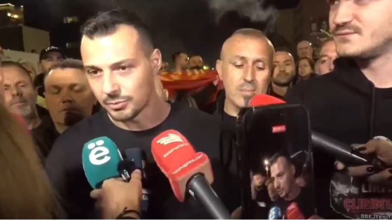 Protestë në Kosovë kundër vendimit të Speciales, bashkë djemtë e Thaçit dhe Veselit