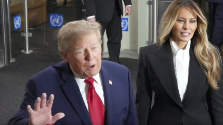 Trump në OKB me Melanian, përplaset me CNN sapo mbërrin: “Nuk duhet të ishit këtu”