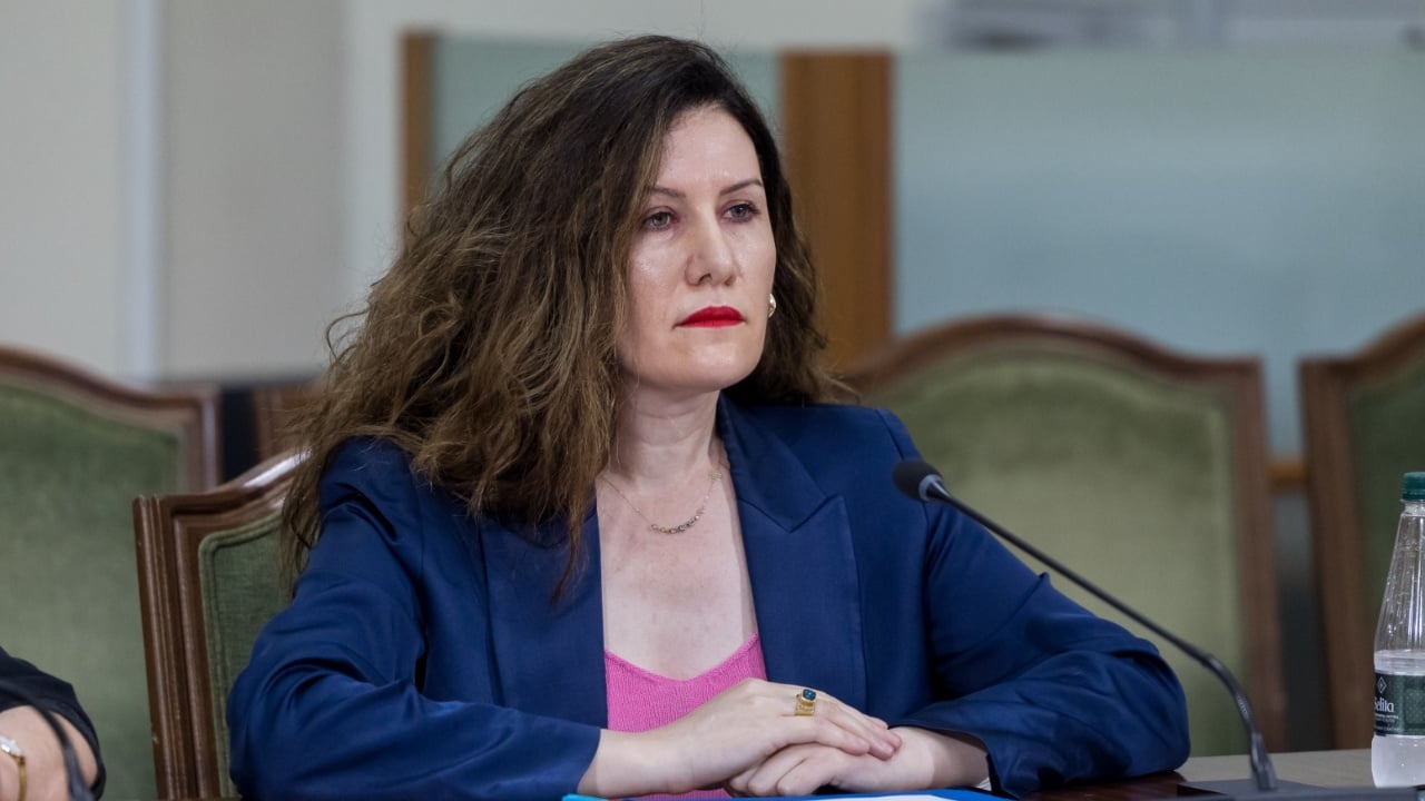 Vlora Hyseni vetëdorëzohet në Morinë, Begaj dekreton shkarkimin nga SHISH