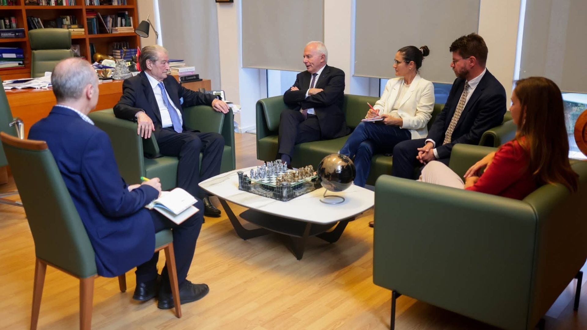 Berisha takon eurodeputetin Marco Tarquinio, ngre akuza të forta për qeverinë dhe kërkon qeveri teknike