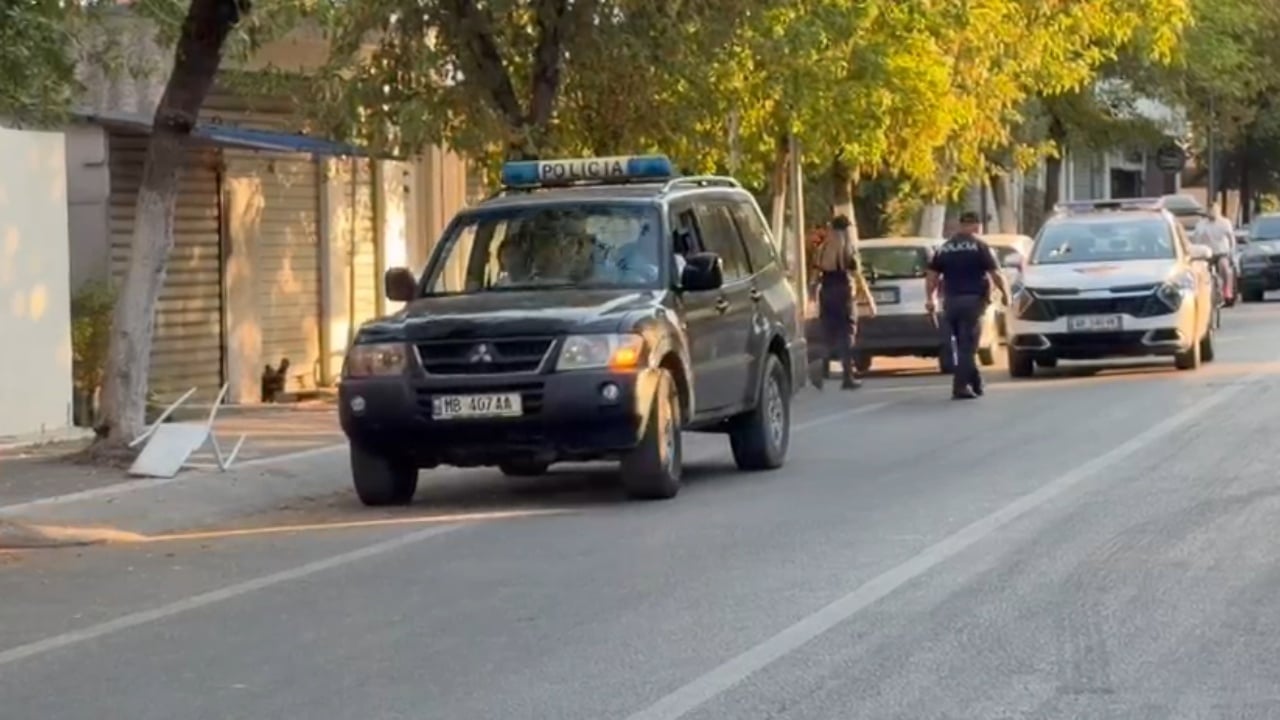 Aksion policor në Tiranë: 8 në pranga për tentativa vrasjeje, drogë, armë dhe vjedhje