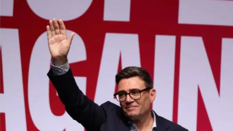Burnham synon heqjen e “kyçjes së trefishtë” të pensioneve nga 2030 për kujdesin social