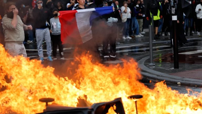 Protesta masive në Francë: mësues, zjarrfikës dhe gjimnazistë kundër buxhetit