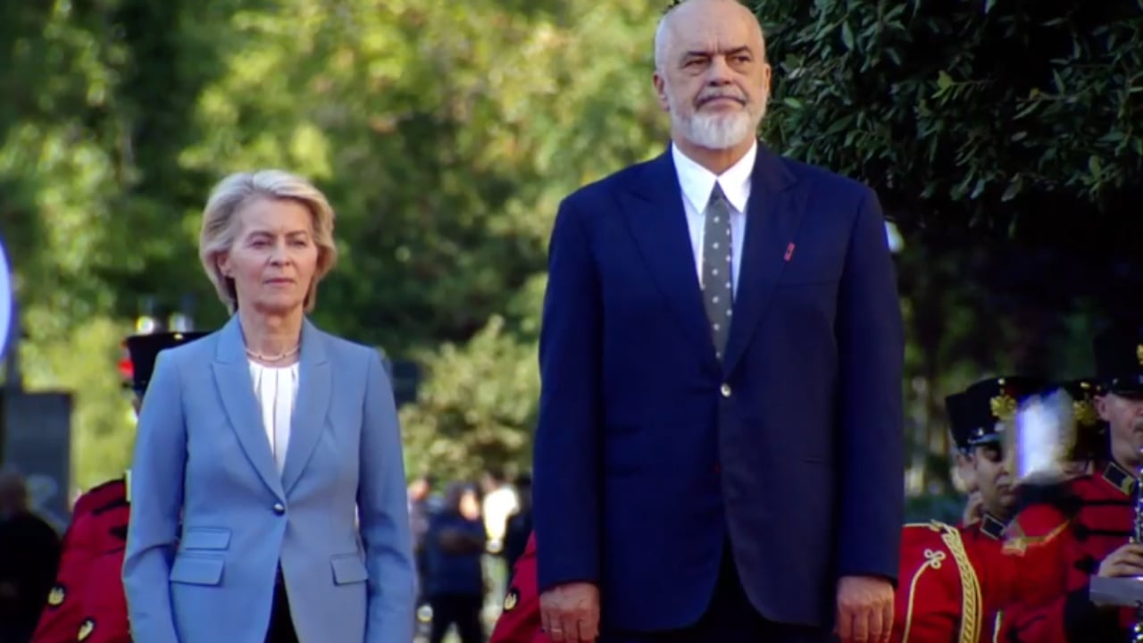 Ursula von der Leyen në Tiranë, takon Ramën në Kryeministri para deklaratës për mediat