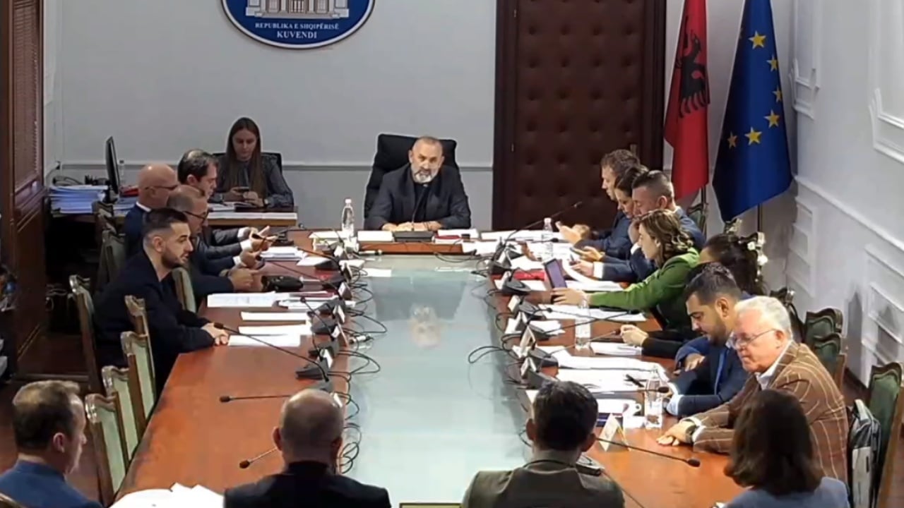 Pastrimi i parave në fokus: opozita kërkon llogari, AIF raporton 269 referime në 2025