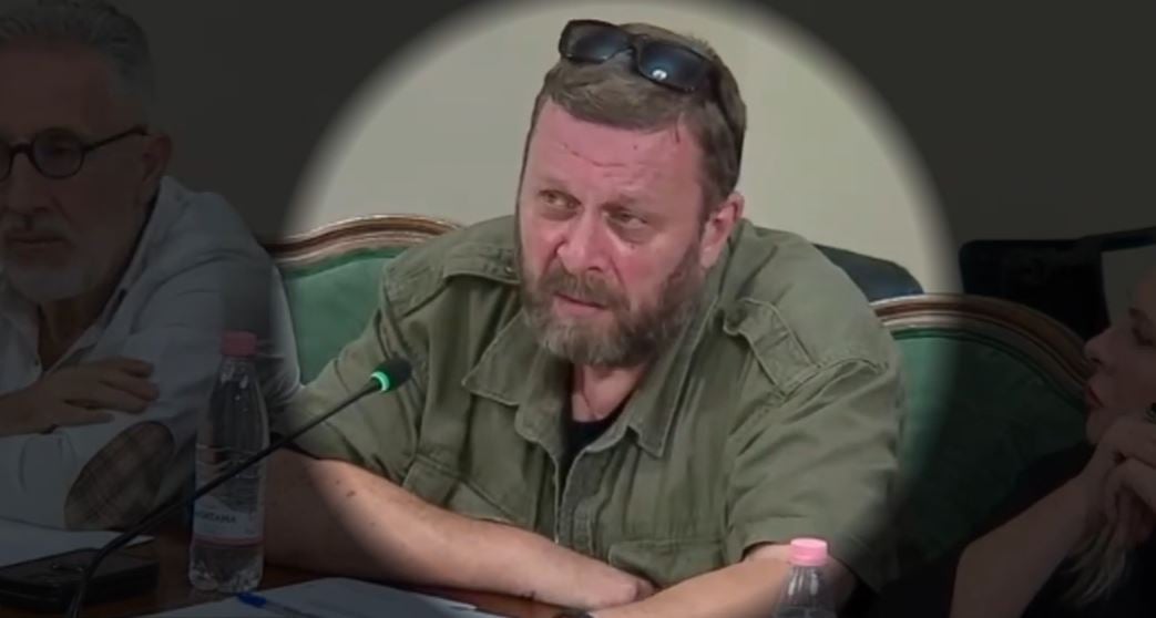 Adrian Hila merret 3 orë në polici, nën hetim për privatësinë dhe videot e publikuara