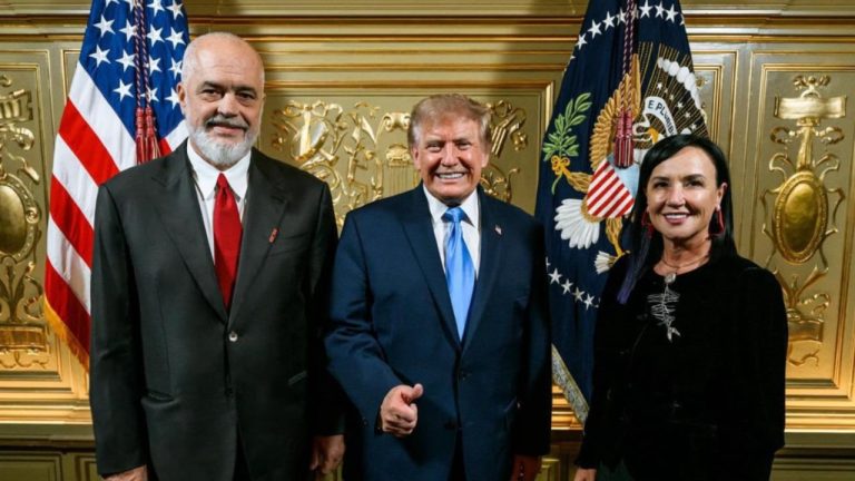 Rama publikon foton me Donald Trump pas polemikave: “Ndoshta s’del që është AI”