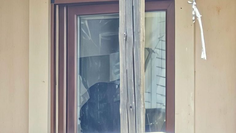 Sulm me thikë në Greqi: shqiptari Klevis Tite dhe 32-vjeçarja në gjendje të rëndë