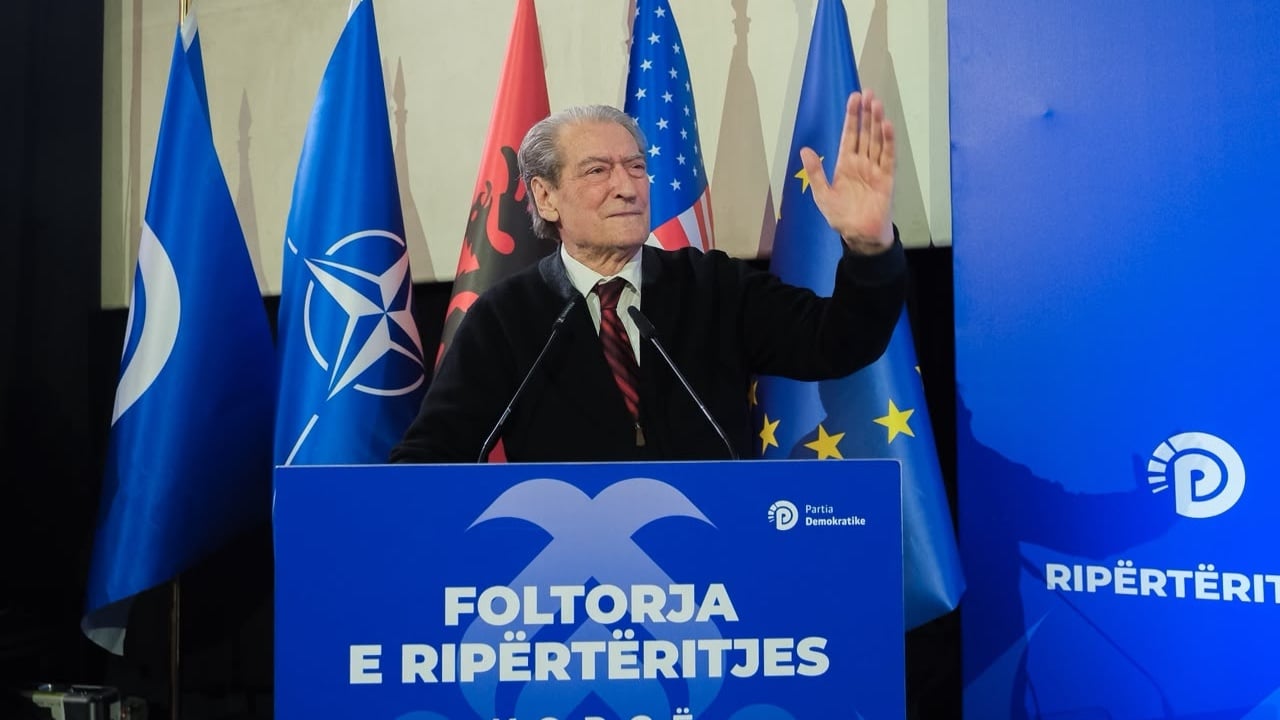 Berisha hap garën për lokalet 2027, ftesë edhe për protestuesit e bulevardit