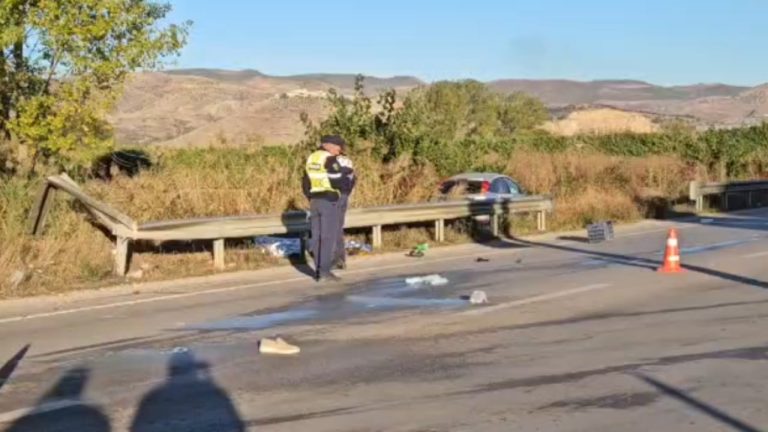 Aksident i rëndë në hyrje të Korçës, humb jetën një 60-vjeçar; polici në reanimacion