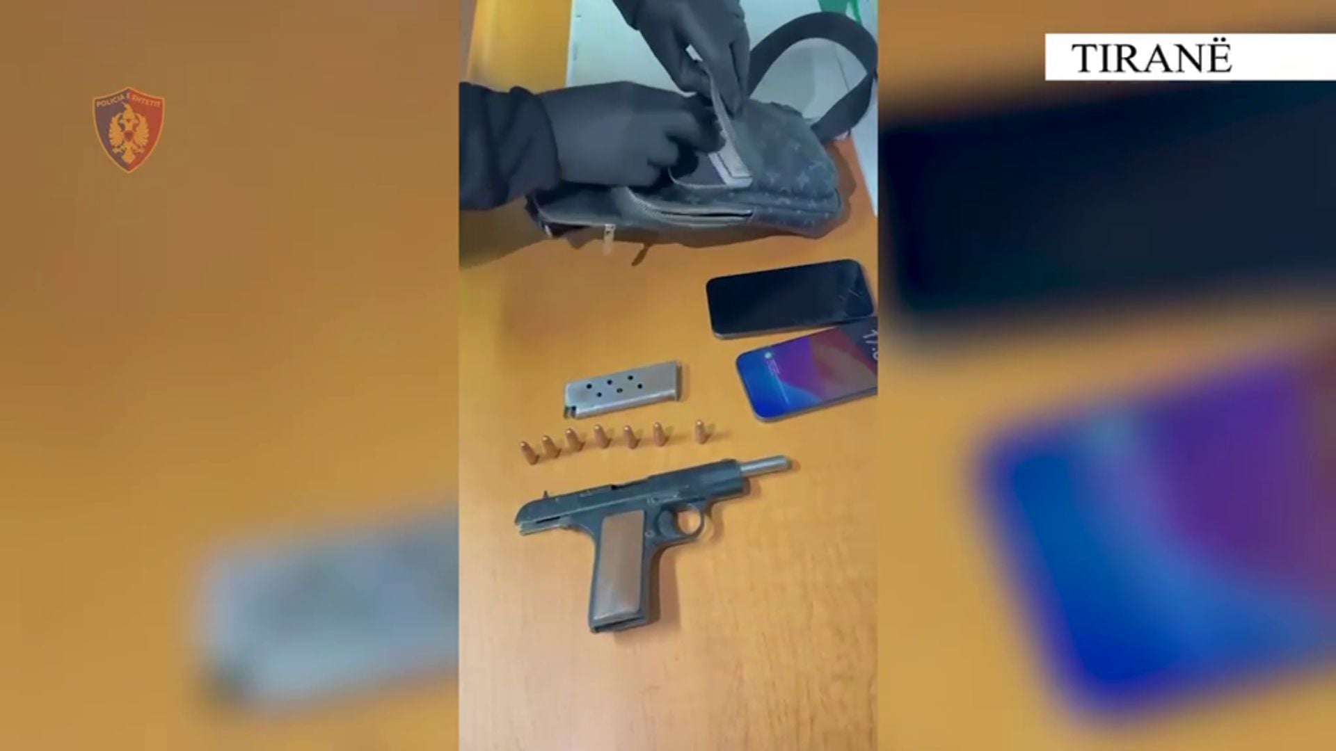 Arrestim në Tiranë, 38-vjeçari kapet me armë dhe 23 fishekë në automjet