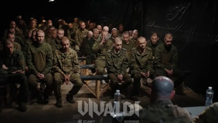 Dëshmitë e ushtarëve rusë: pa ujë e pa ushqim në front, disa pretendojnë se pinë urinën