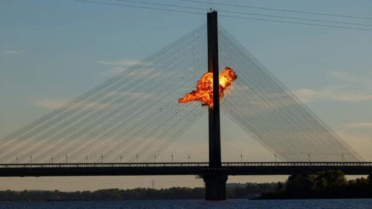 Rusia godet një tjetër urë në Kiev, dy të plagosur dhe trafik i bllokuar në kryeqytet