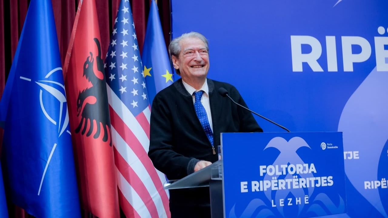 Berisha thërret protestë kombëtare para Parlamentit, distancohet nga tubimi në Tiranë