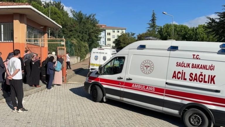 Sulm me thikë në një shkollë në Stamboll, 8 nxënëse të plagosura dhe 3 në gjendje të rëndë