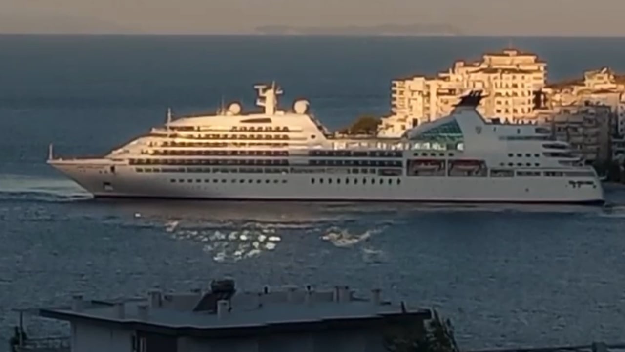 Saranda në tetor, ankorohen 446 turistë me “Seabourn Quest” në Portin e qytetit