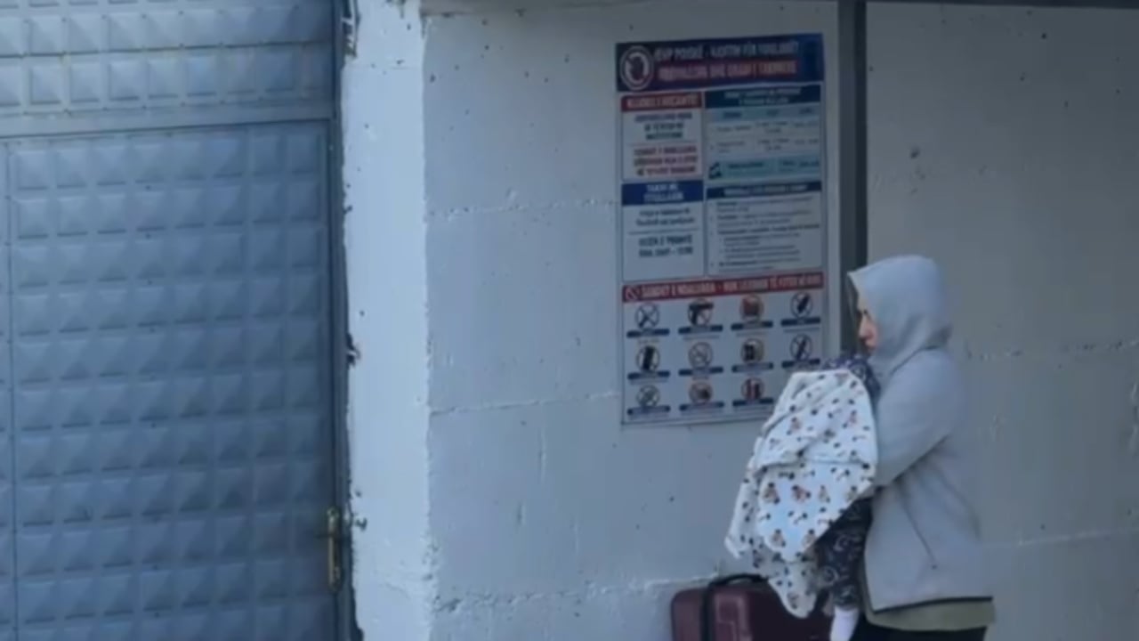 GJKKO pezullon për 1 vit dënimin e Greta Gjocit, del nga burgu i Pojskës me foshnjën në krahë